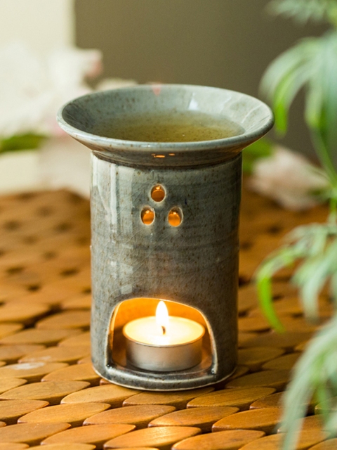 

ExclusiveLane Green Ceramic Breezy Star Aroma Diffuser