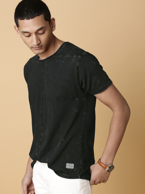 

Mr Bowerbird Men Black Solid Round Neck Pure Cotton T-shirt