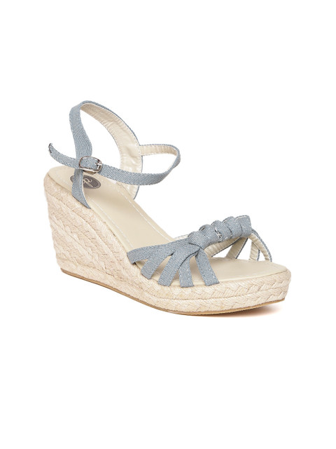 

red pout Women Blue Solid Sandals