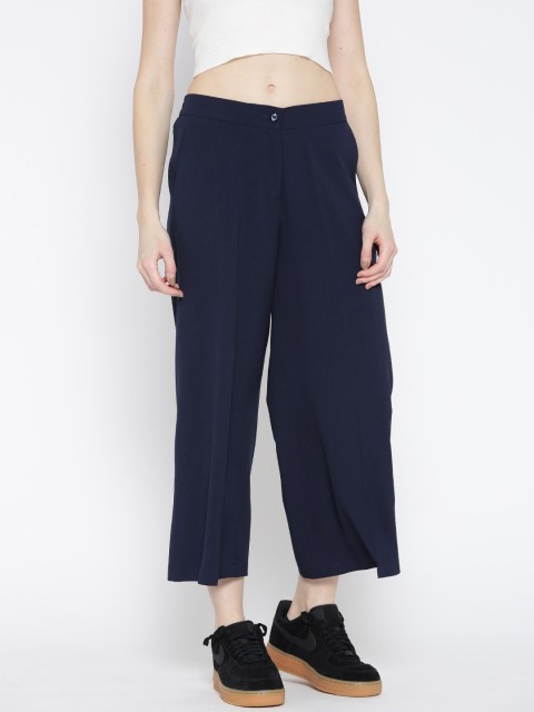 

Noi Women Navy Blue Regular Fit Solid Cropped Parallel Trousers