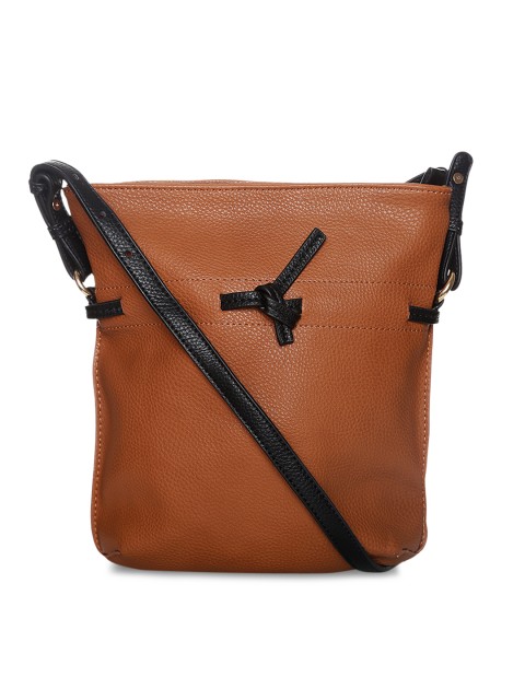 

Alvaro Castagnino Brown Solid Sling Bag