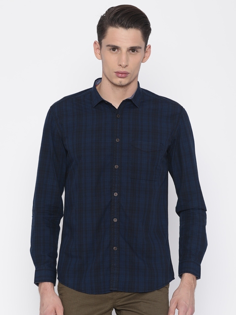 

Nature Casuals Men Navy Blue & Black Slim Fit Checked Casual Shirt