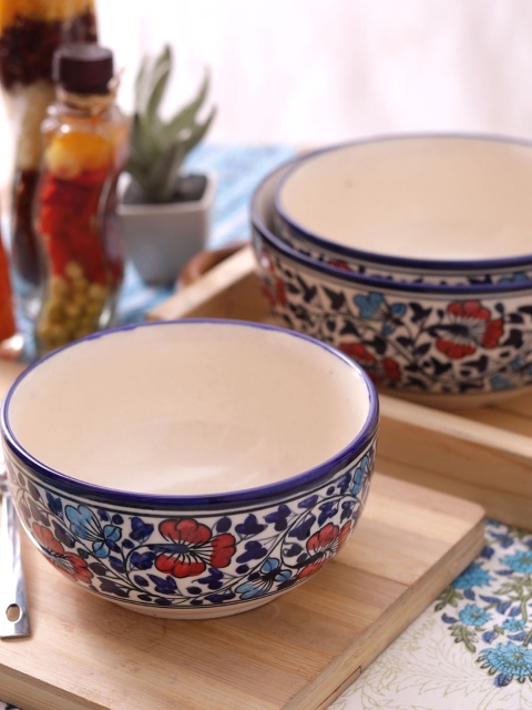 

VarEesha Set Of 3 Blue & White Round Hand Made Ceramic Serving Bowls