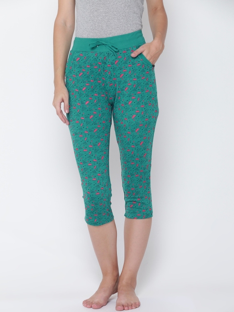 

MADAME M SECRET Women Green & Pink Printed Regular Fit Capris