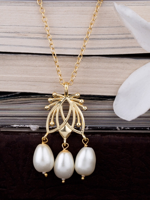 

Voylla Gold Toned Pendant With Chain