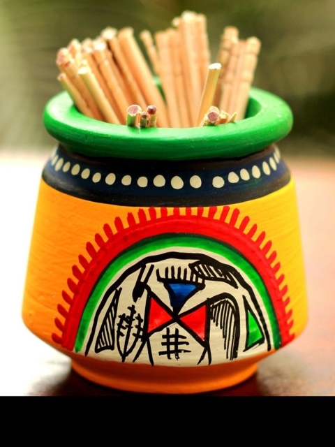 

Unravel India Yellow & Multicoloured Hand Painted Teracotta Toothpick Stand
