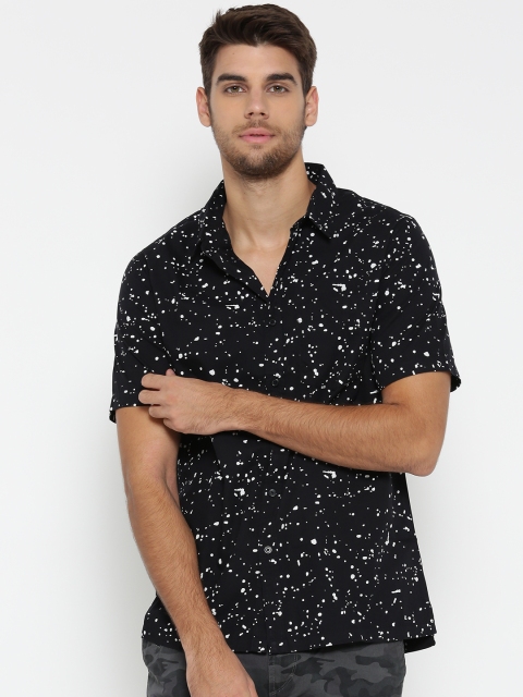 

FOREVER 21 Men Black & White Printed Casual Shirt