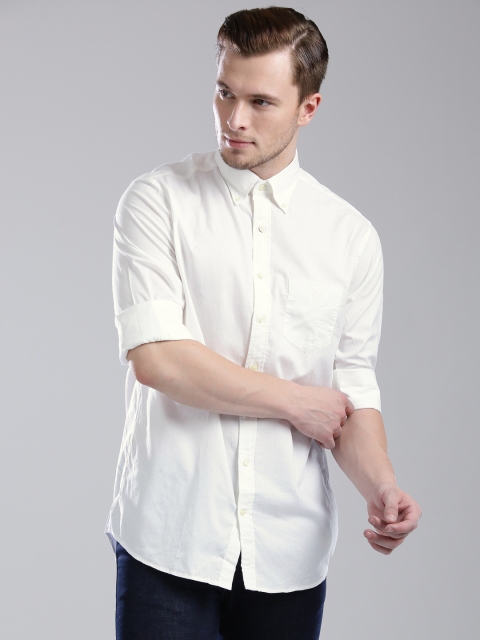 

GANT Men White Solid Casual Shirt