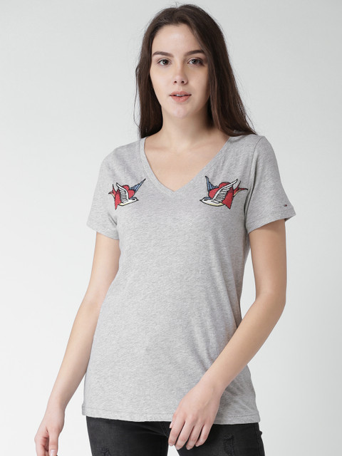 

Tommy Hilfiger Women Grey Solid Round Neck T-shirt