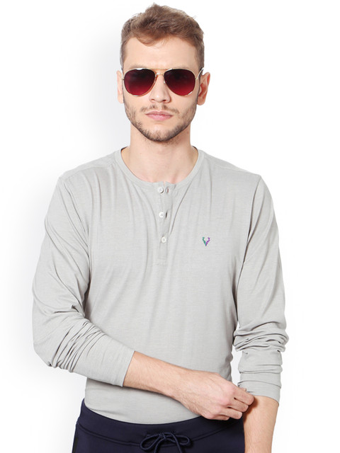 

Solly Sport Men Grey Solid Henley Neck T-shirt