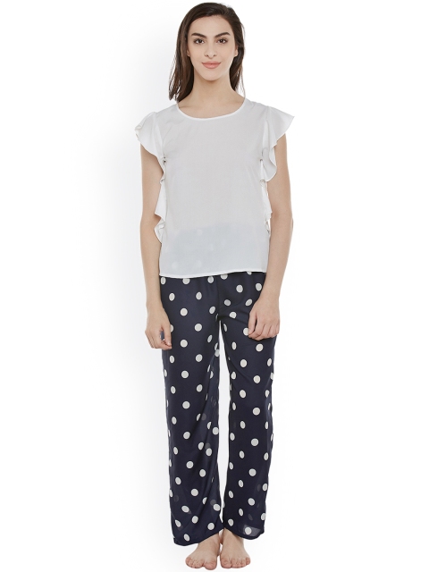 

Clovia Black & White Printed Nightsuit LS0125P13