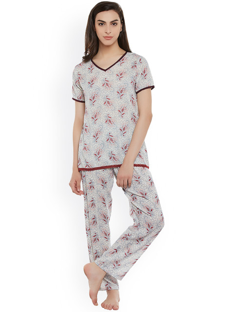

Clovia White & Grey Printed Nightsuit LS0126P18
