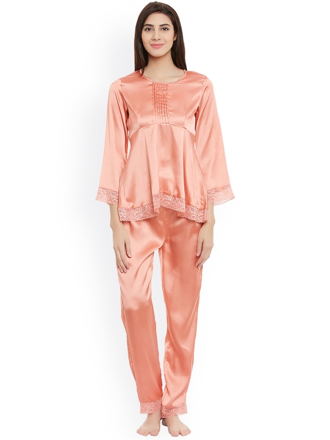 

Clovia Women Orange Nightsuit NS0839P16