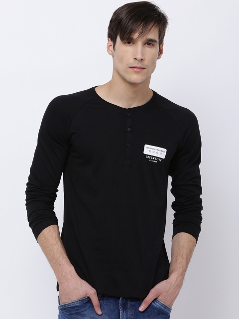 

LOCOMOTIVE Men Black Solid Slim Fit Henley Neck T-shirt