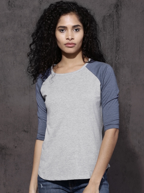 

Roadster Women Grey Melange Solid Round Neck T-shirt