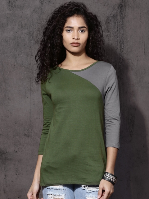 

Roadster Women Green Solid Round Neck T-shirt
