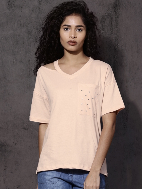 

Roadster Women Peach Solid V-Neck T-shirt