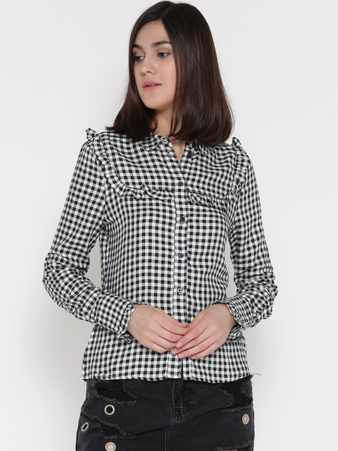 

ONLY Women White & Navy Blue Regular Fit Checked Casual Shirt