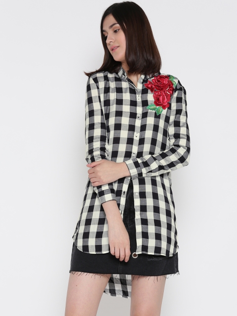 

ONLY Women White & Black Regular Fit Checked Casual Shirt