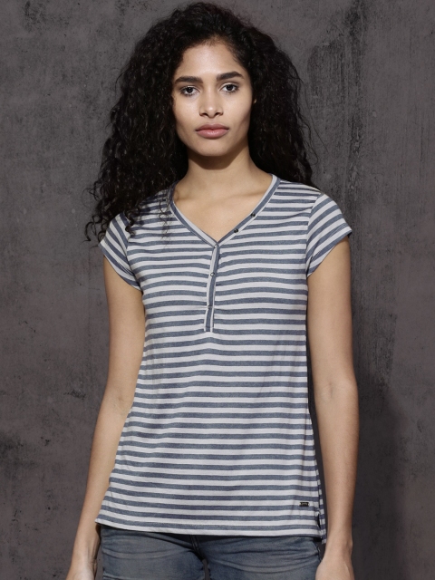 

Roadster Women Navy Blue & Grey Striped V-Neck T-shirt