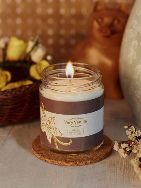 

Resonance White Vanilla Scented Candle