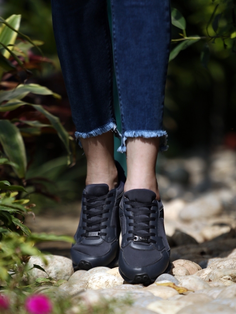 

Pepsi Women Navy Tonal Sneakers, Navy blue