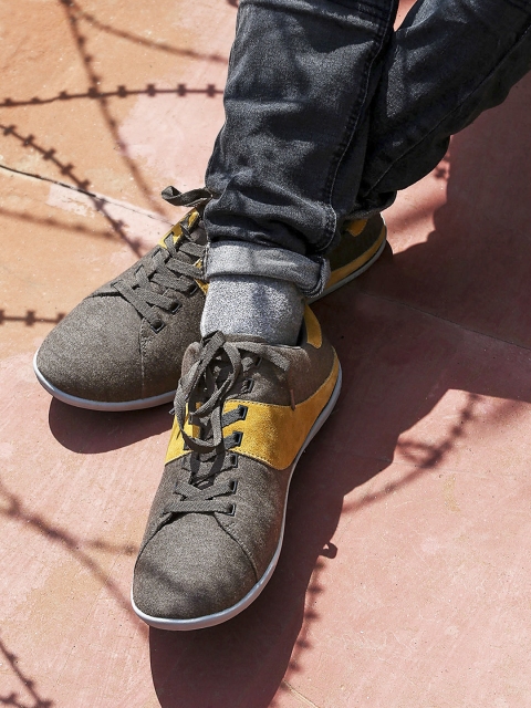 

Pepsi Men Charcoal Grey & Mustard Yellow Contrast Jersey Sneakers