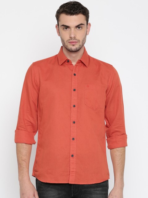 

Wrangler Men Orange Regular Fit Solid Casual Shirt