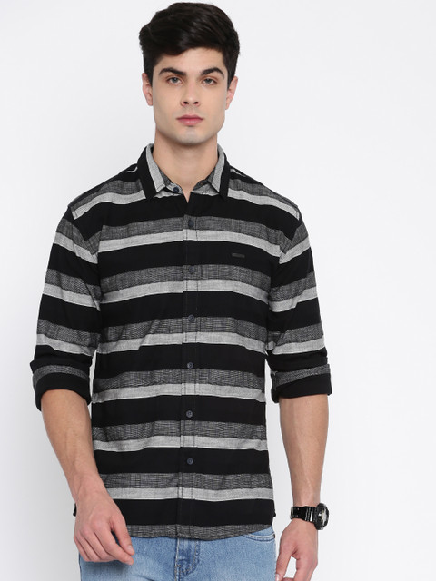 

Wrangler Men Black & Grey Regular Fit Striped Casual Shirt