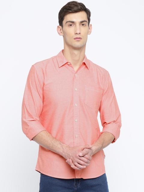 

Wrangler Men Red Regular Fit Solid Casual Shirt
