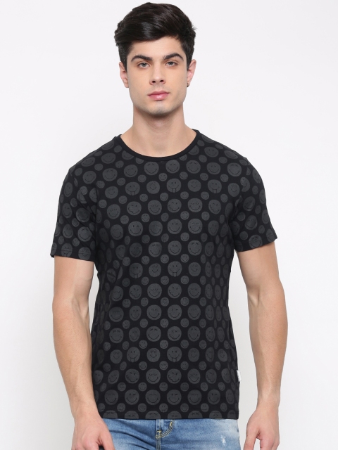 

Smiley World Men Black Printed Round Neck T-shirt
