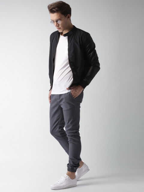 

Mast & Harbour Men Grey Regular Fit Mid-Rise Clean Look Stretchable Joggers