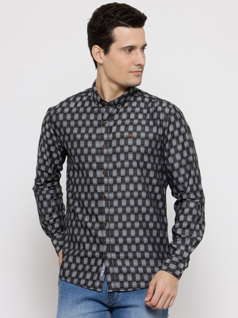 

People Men Grey & Black Regular Fit Checked Casual Shirt