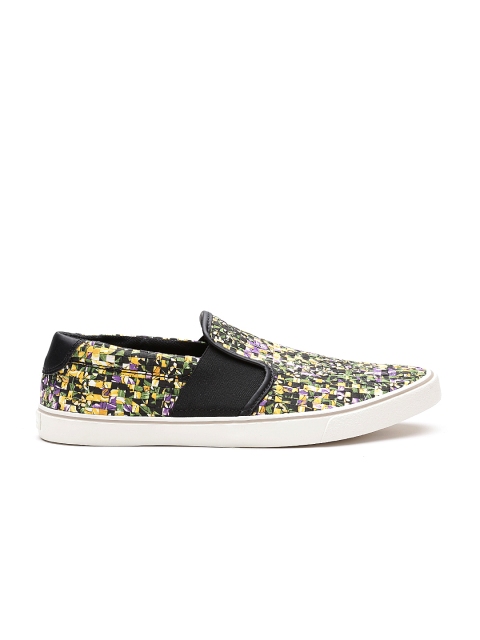 clarks slip on sneakers