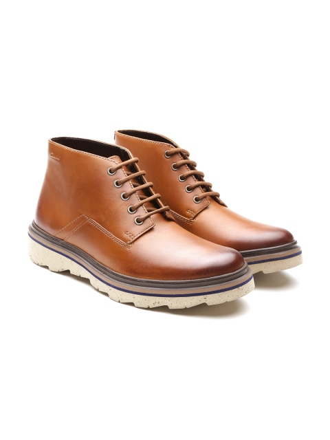 

Clarks Men Brown Solid Cognac Leather Flat Boots