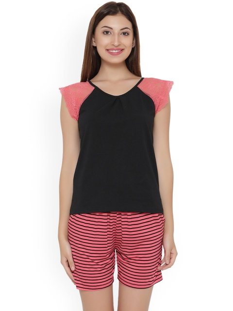 

Clovia Women Black & Coral Pink Lounge Set LS0190P14XL