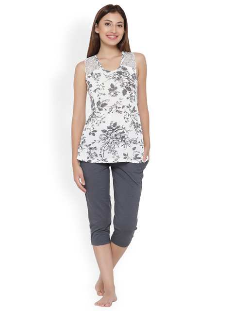 

Clovia White & Grey Printed Lounge Set LS0204P18