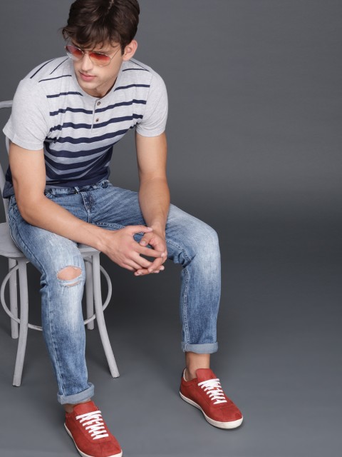 

WROGN Men Blue Slim Fit Mid-Rise Low Distress Stretchable Jeans