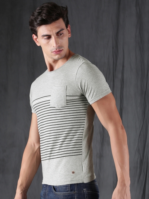 

WROGN Men Grey Melange Striped Round Neck T-shirt