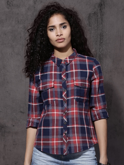 

Roadster Women Navy & Red Regular Fit Checked Casual Shirt, Navy blue