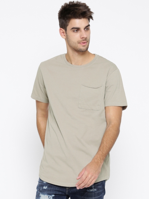 

FOREVER 21 Men Taupe Solid Round Neck T-shirt