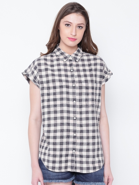 

FOREVER 21 Women Charcoal Grey & Pink Boxy Checked Casual Shirt