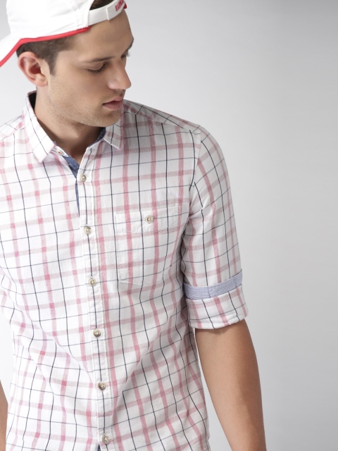 

Harvard Men White & Red Regular Fit Checked Casual Shirt