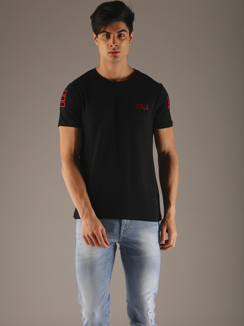 

Flying Machine Men Black Solid Round Neck T-shirt