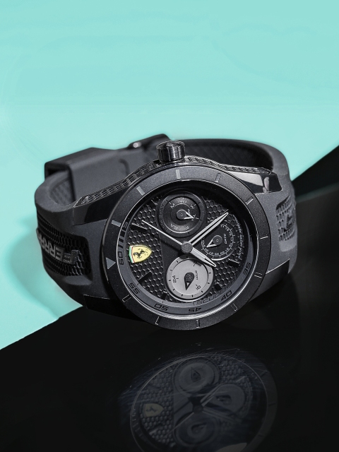 

SCUDERIA FERRARI Men Black Analogue Watch 0830259