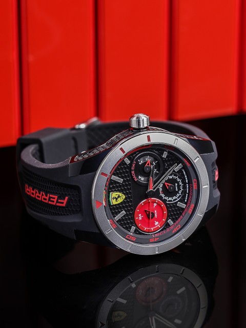 

SCUDERIA FERRARI Men Black Analogue Watch 0830254