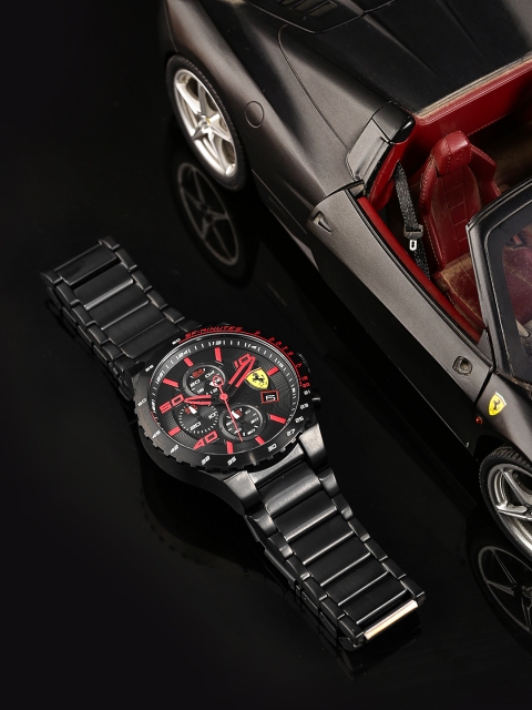 

SCUDERIA FERRARI Men Black Analogue Watch 0830361