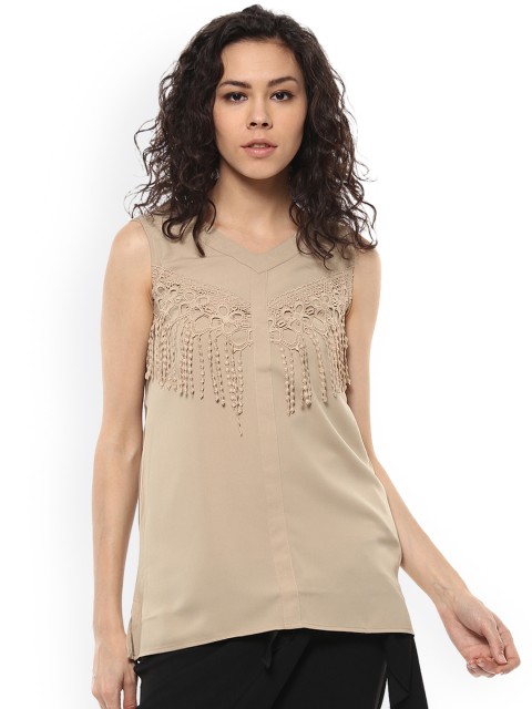 

Soie Women Beige Solid Fringed Top