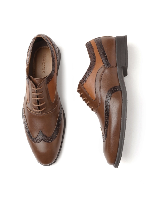

INVICTUS Men Brown Textured Brogues