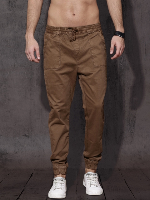 

Roadster Men Brown Tapered Fit Solid Joggers